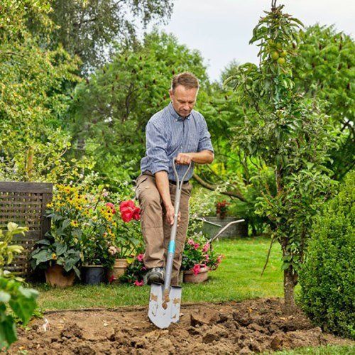 Лопата садова загострена Gardena NatureLine 117 см з ручкою 18913 фото